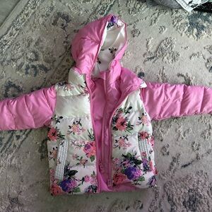 Floral Hooded Puffer Jacket in Pink and White